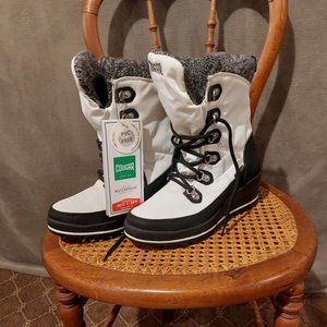 Women's Winter Waterproof Boots NWT Sz 8